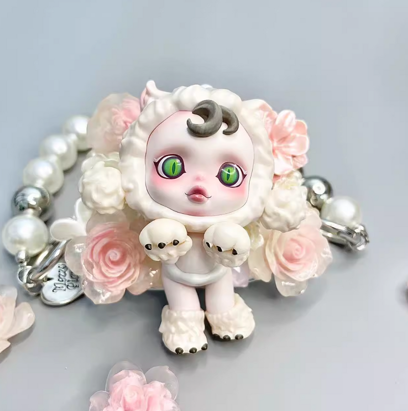 POP MART SKULLPANDA “The Sophisticated” Handmade Decoden Phone Back Clip